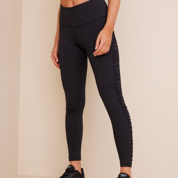 Reebok Pants - 💕2 for 20$💕NWOT Reebok drifit rouched bottom leg leggings